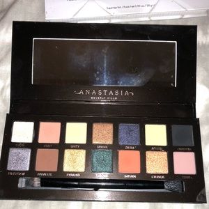 ABH Prism Pallet